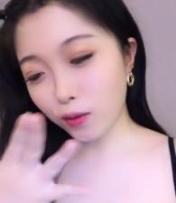 [高清4K] 美女主播极品小仙女全程露脸自慰秀 嫩穴多汁自插自渎 放浪呻吟发骚求欢